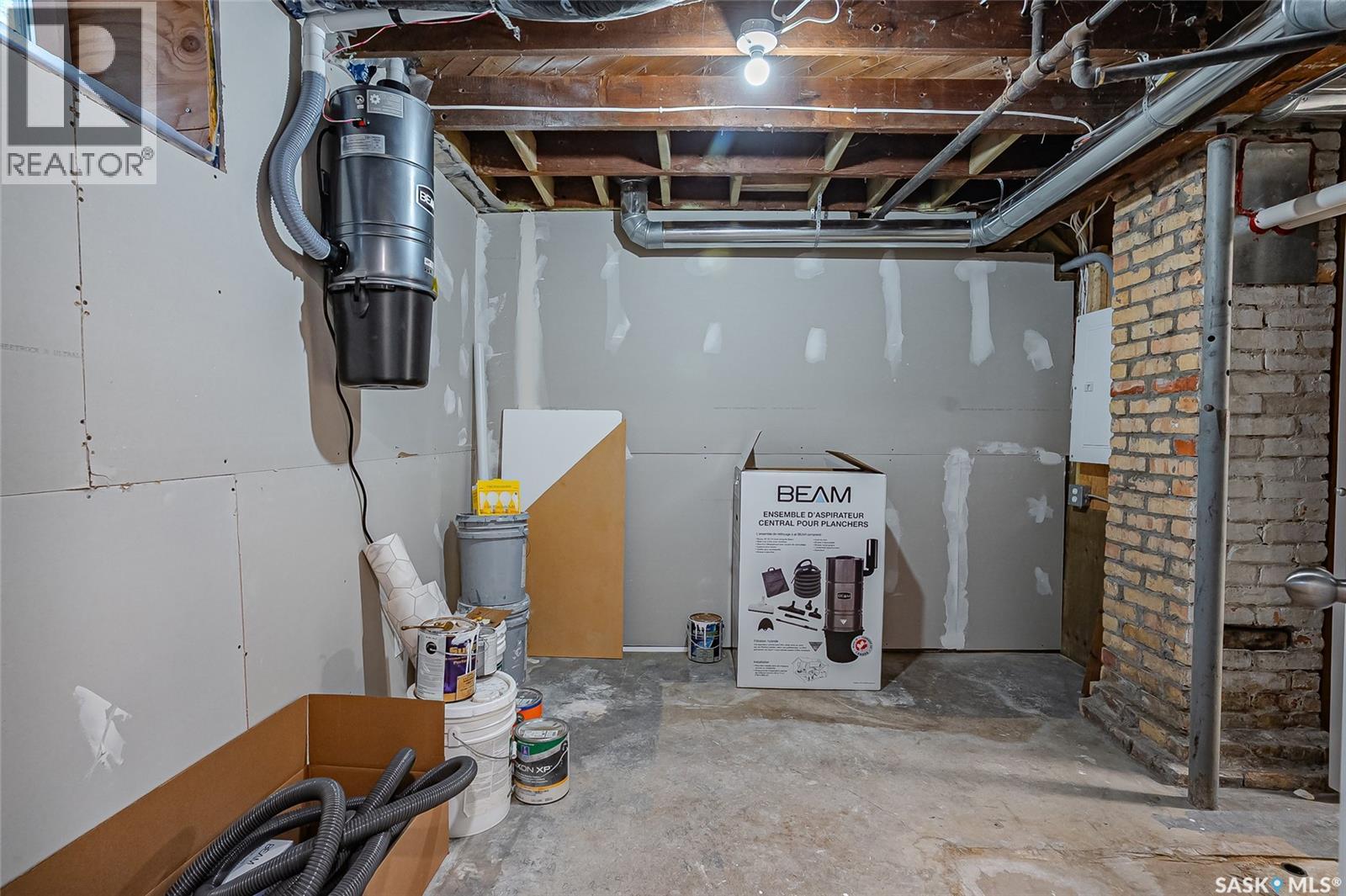 1230 E AVENUE N - 24
