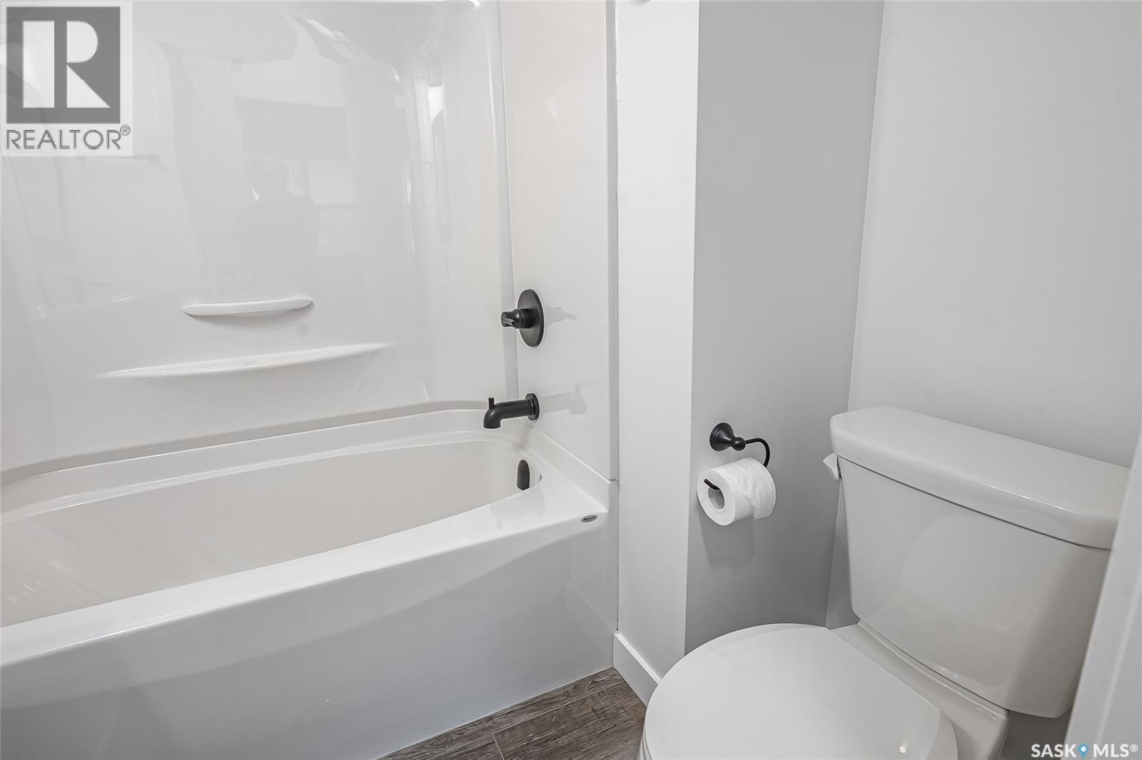 1230 E AVENUE N - 11