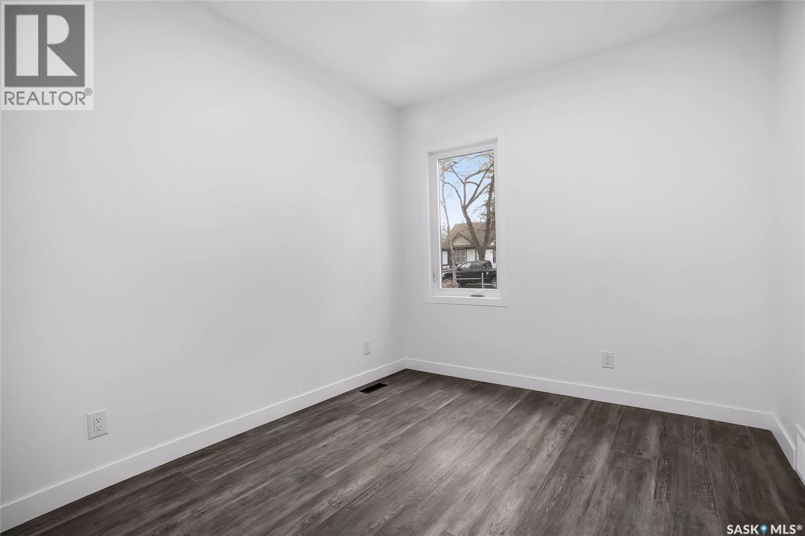 1230 E AVENUE N - 12