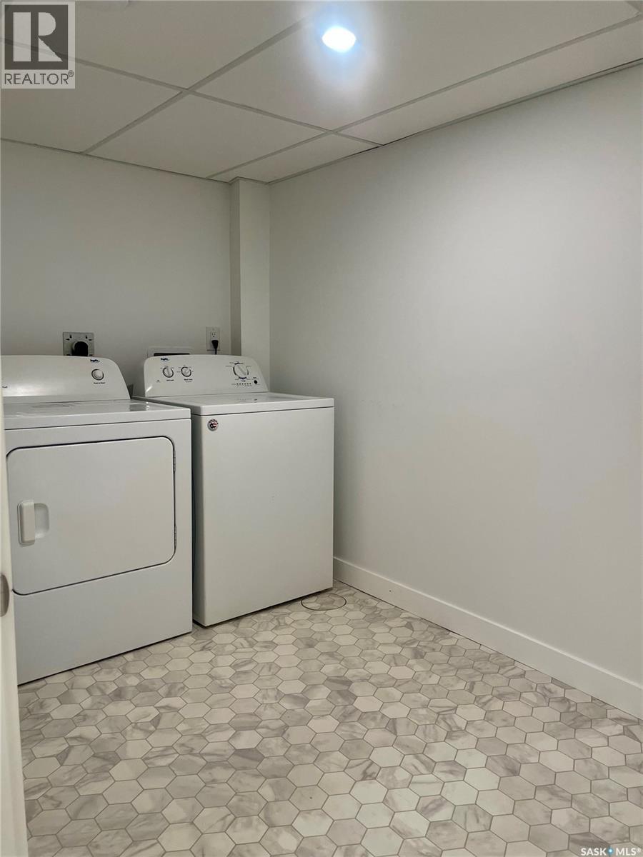 1230 E AVENUE N - 21