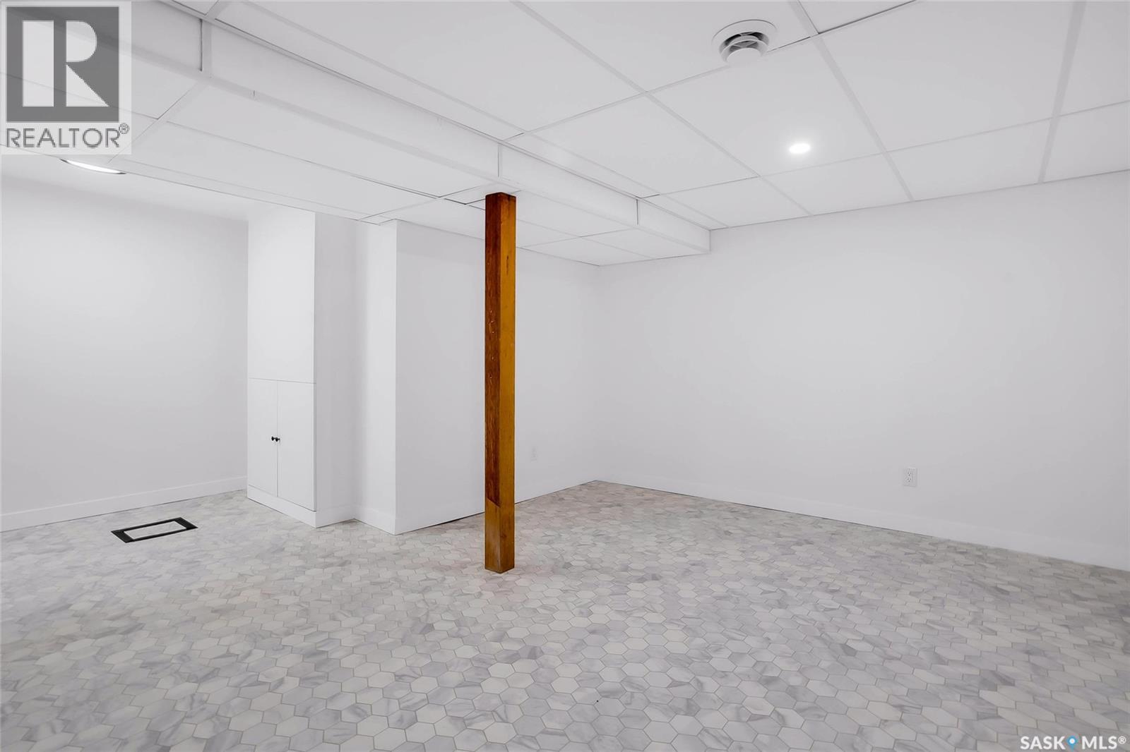 1230 E AVENUE N - 27