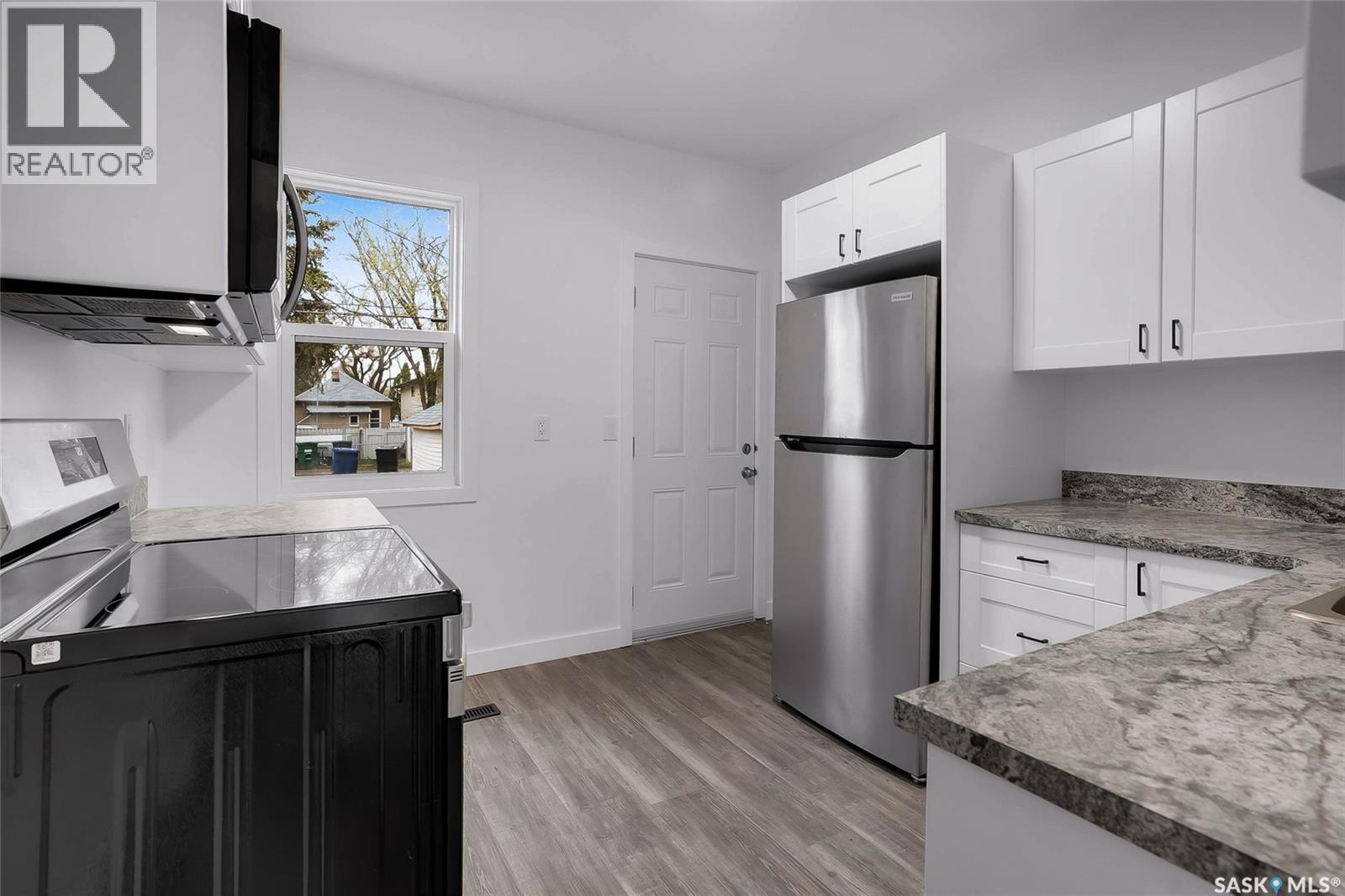 1230 E AVENUE N - 16