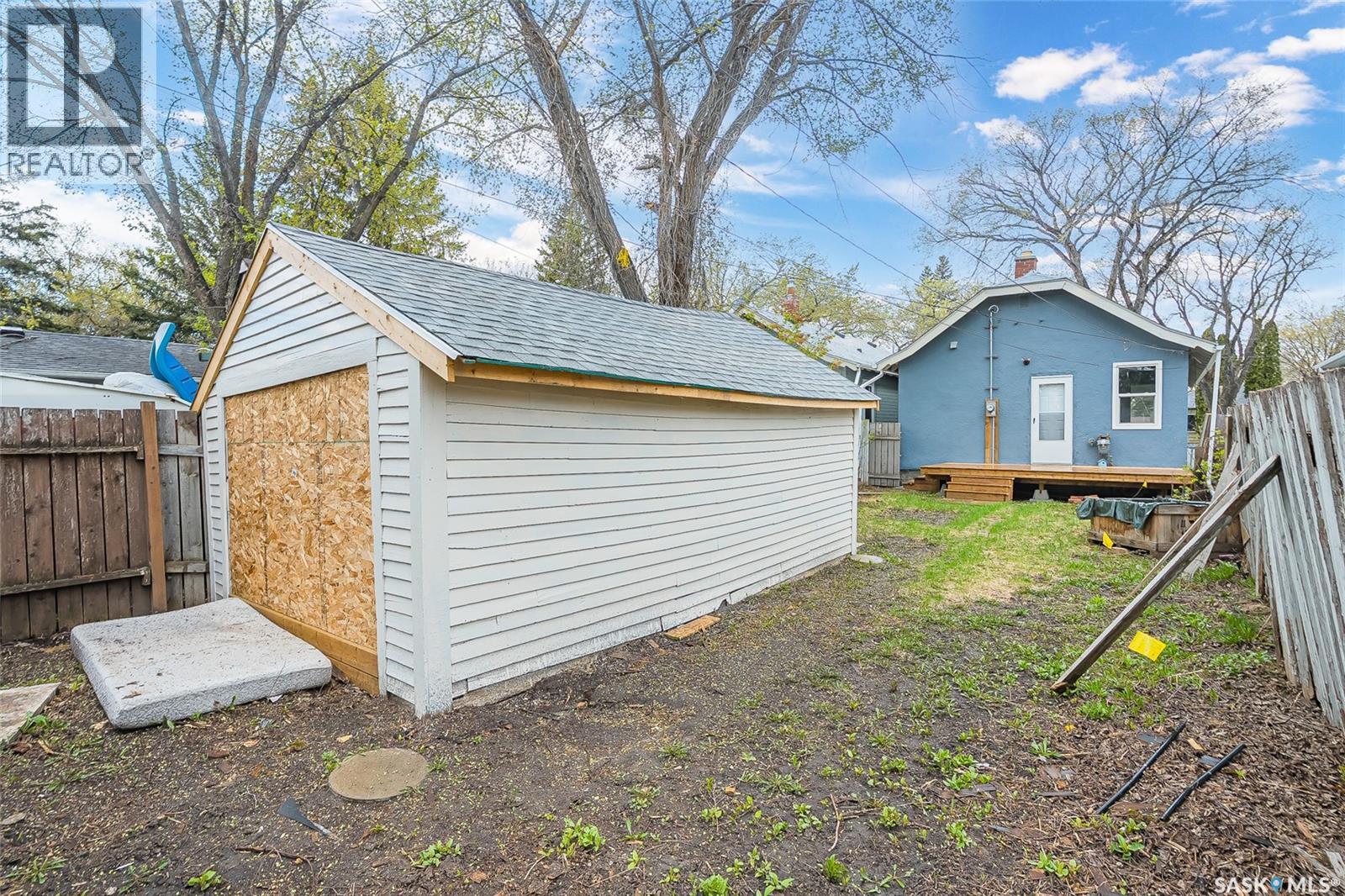 1230 E AVENUE N - 32