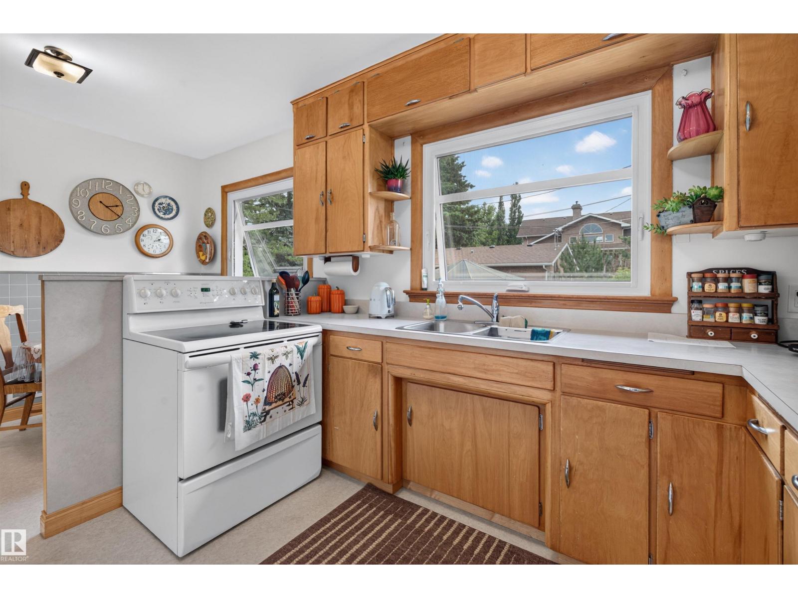 5012 46 ST - 14