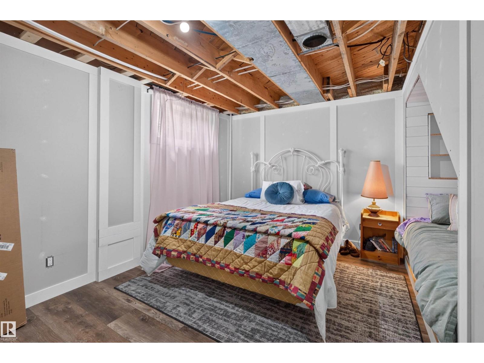 5012 46 ST - 43