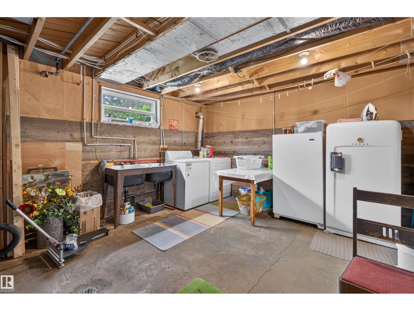 5012 46 ST - 46