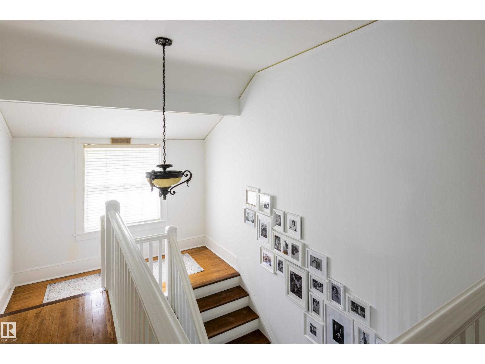 11619 SASKATCHEWAN DR NW - 20