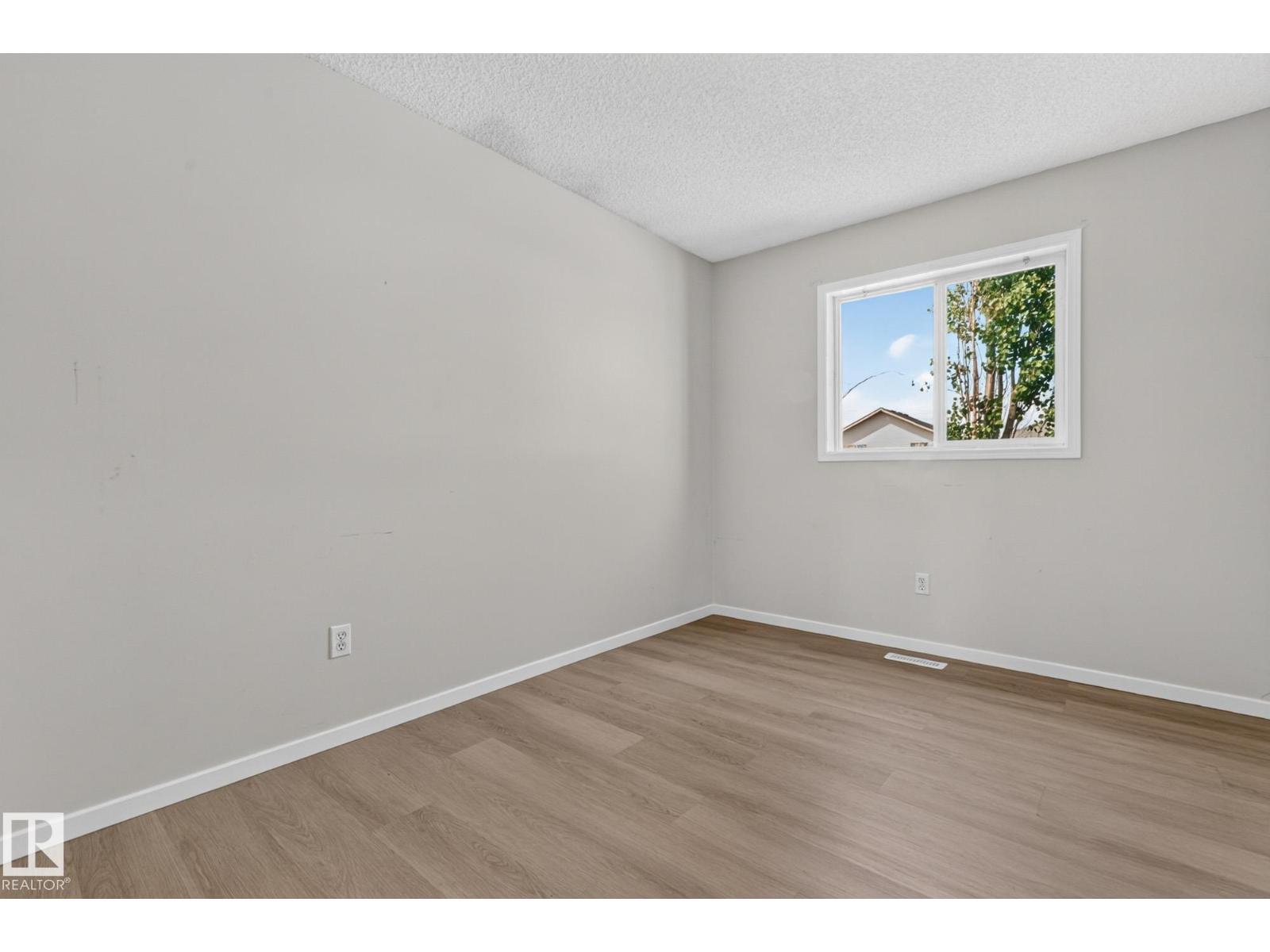 718 88A ST SW - 23