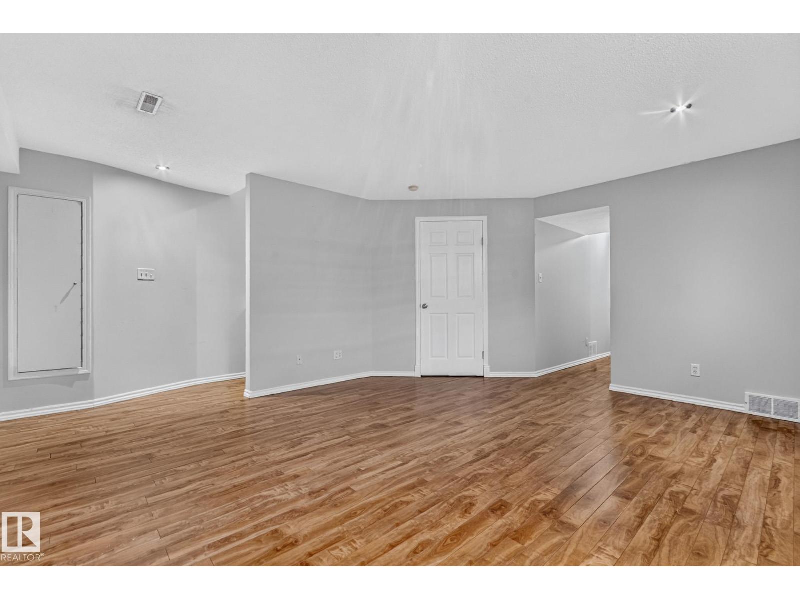 718 88A ST SW - 26