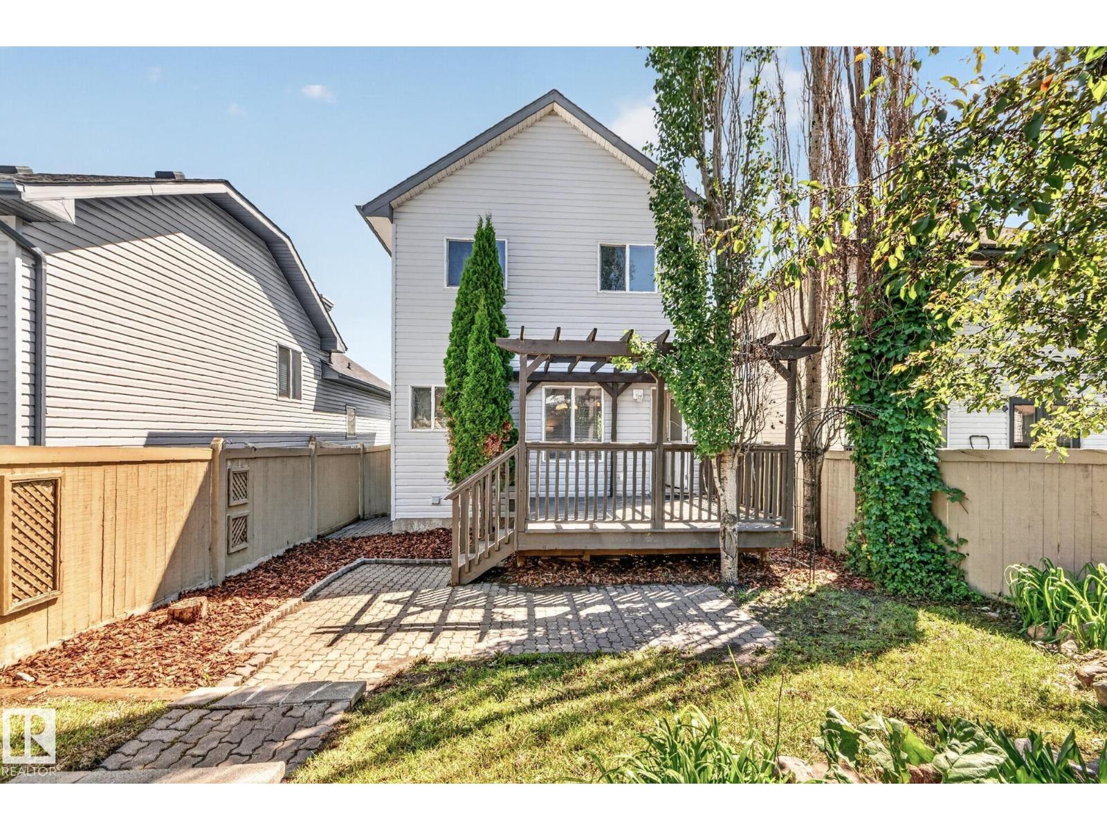 718 88A ST SW - 32