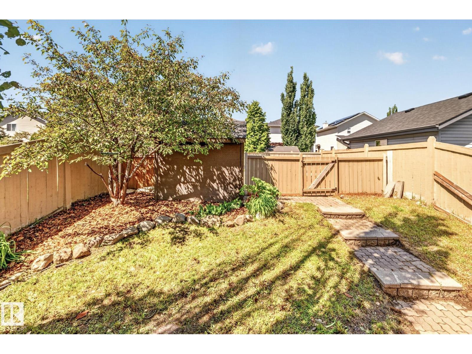 718 88A ST SW - 33