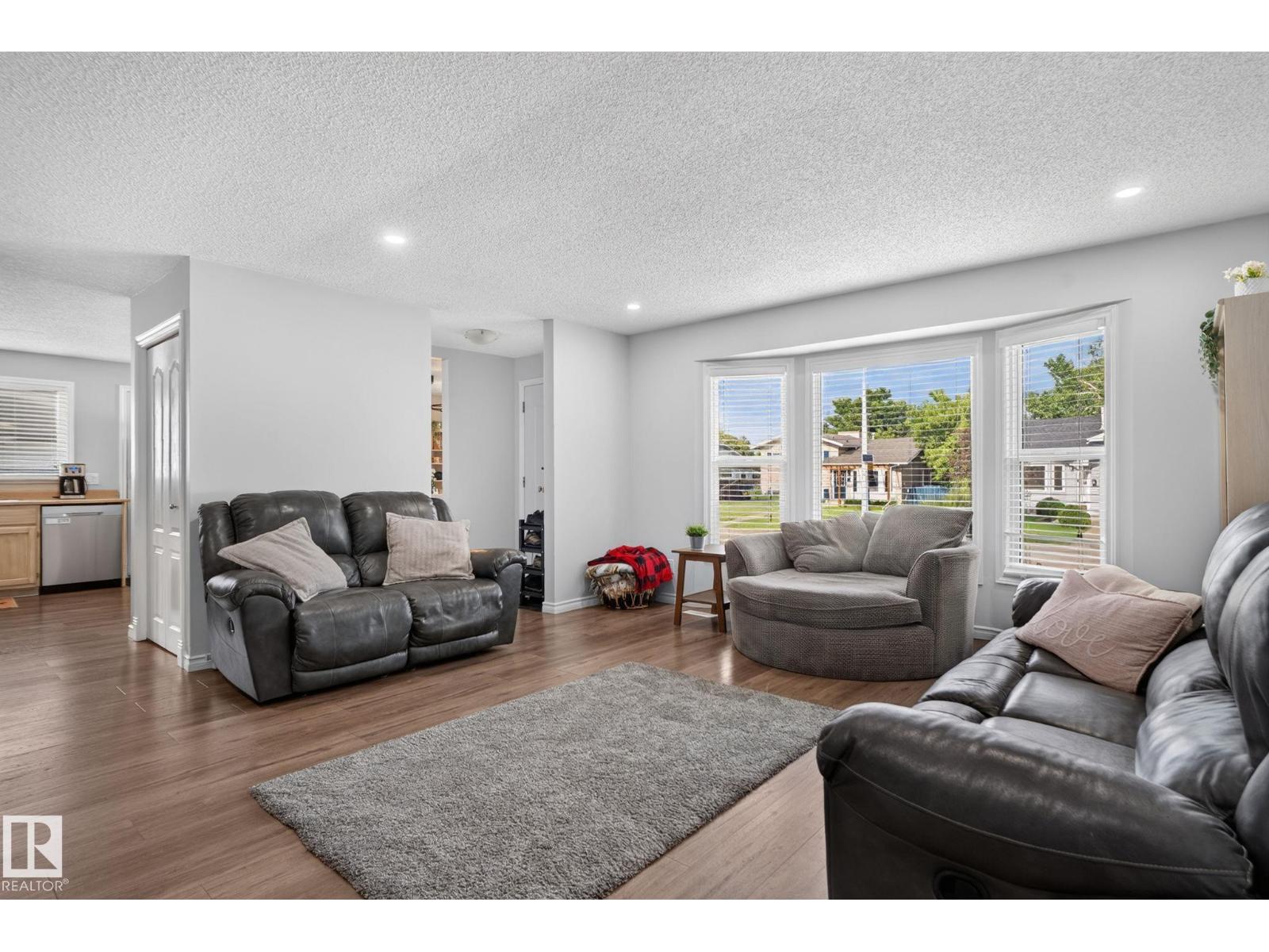 3218 41 ST - 11