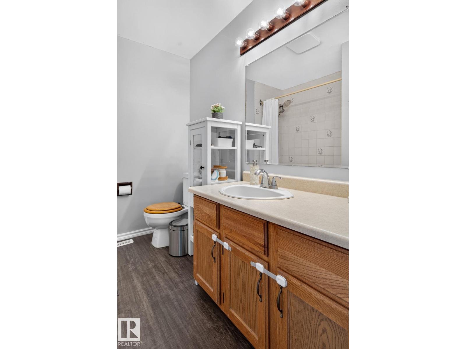 3218 41 ST - 17