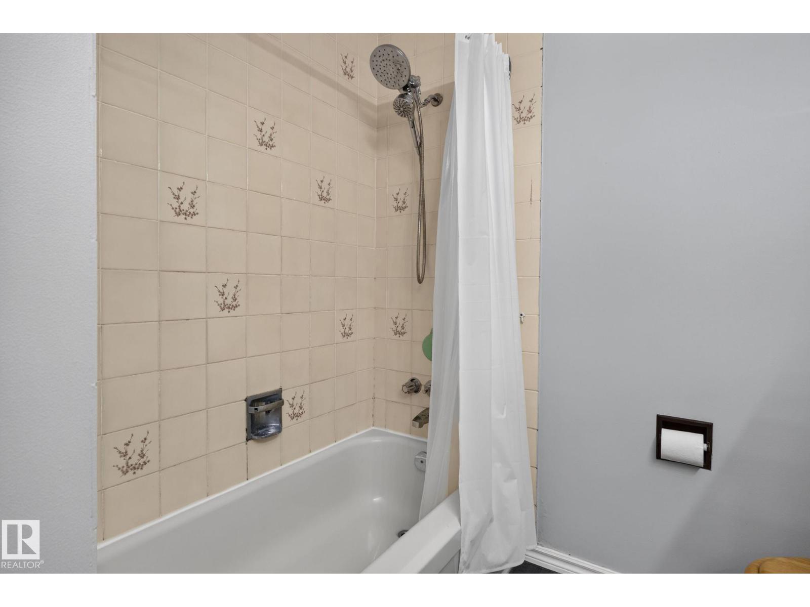 3218 41 ST - 18