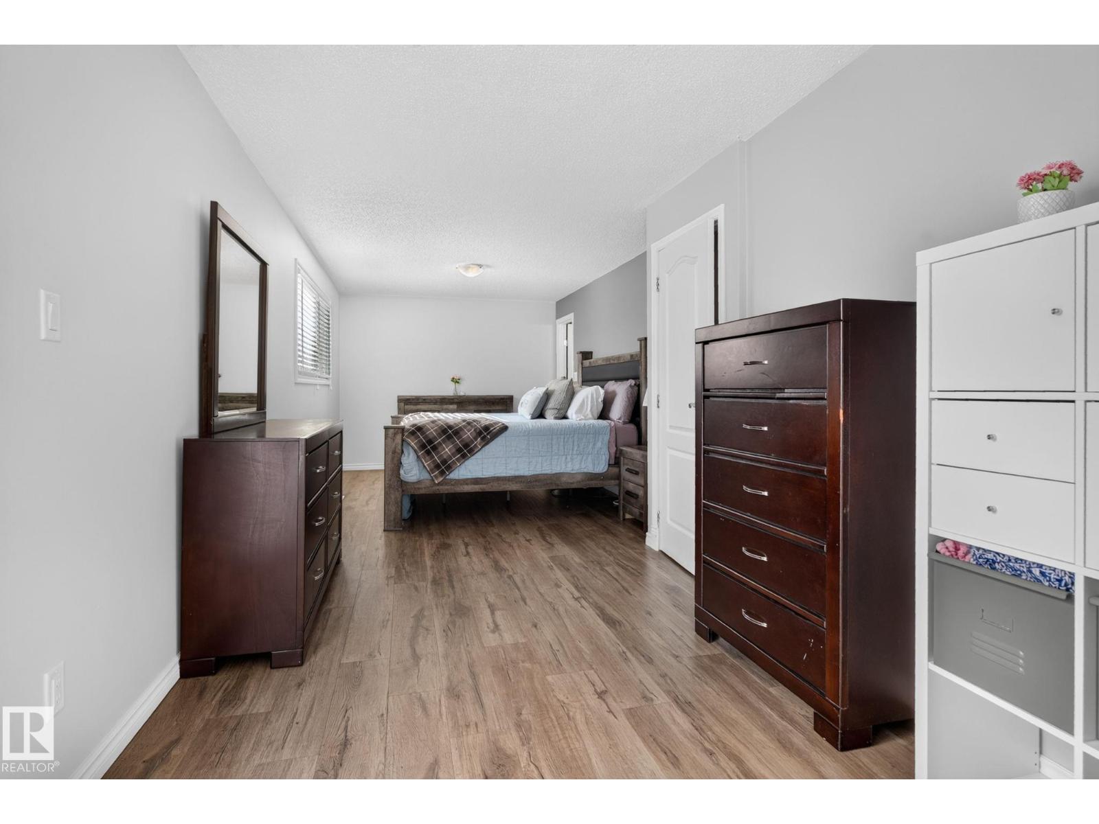 3218 41 ST - 24