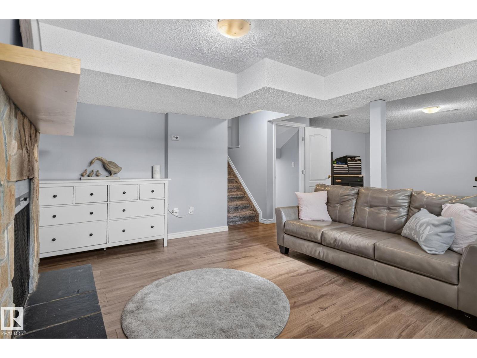 3218 41 ST - 29