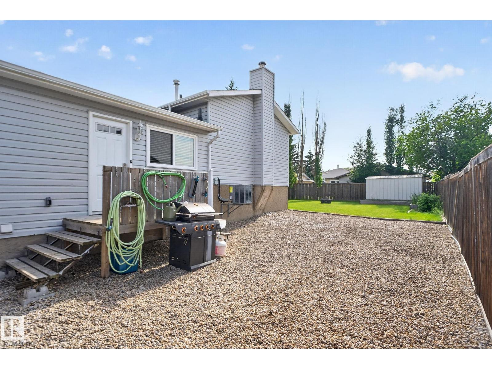 3218 41 ST - 5