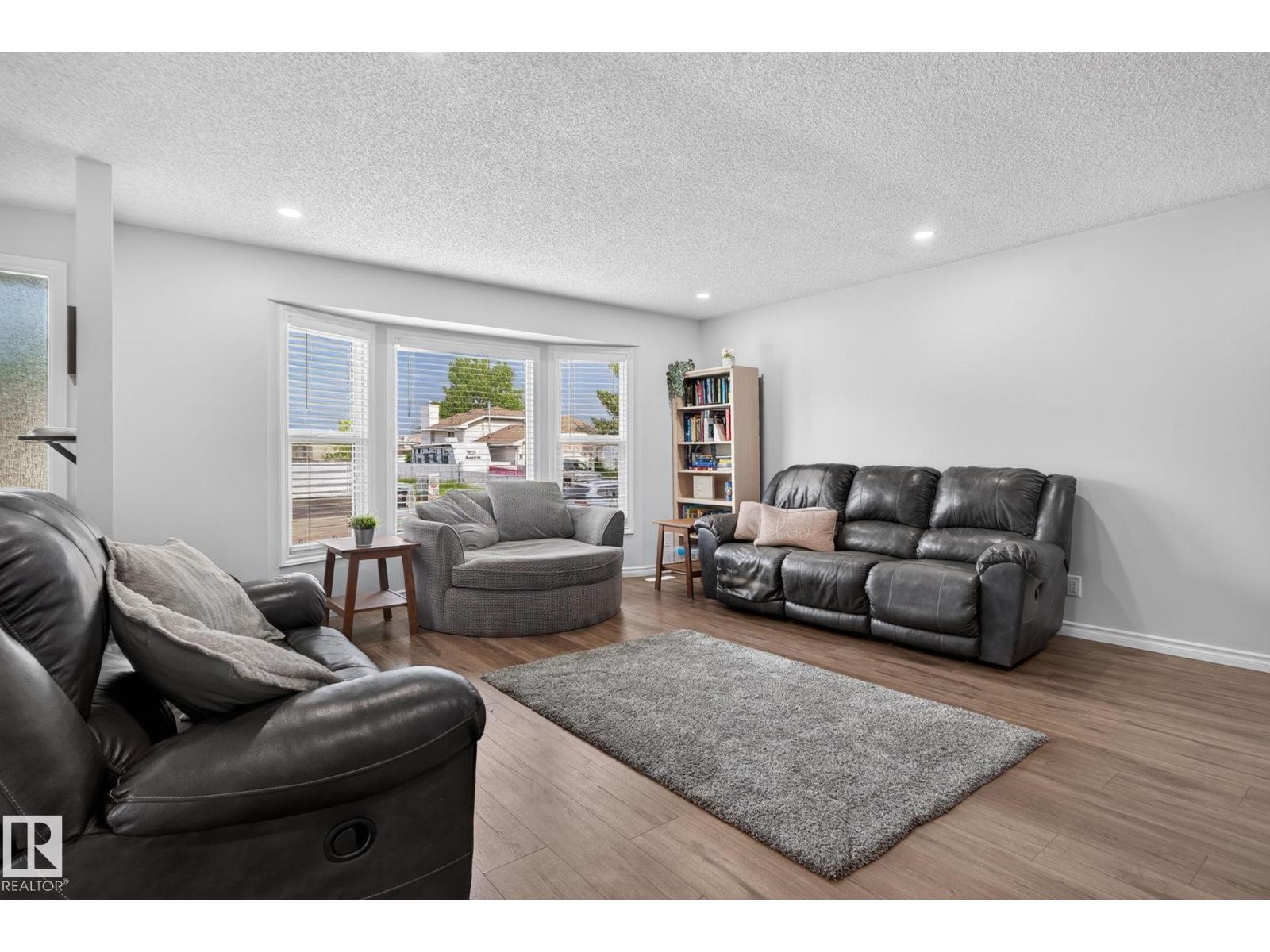 3218 41 ST - 9