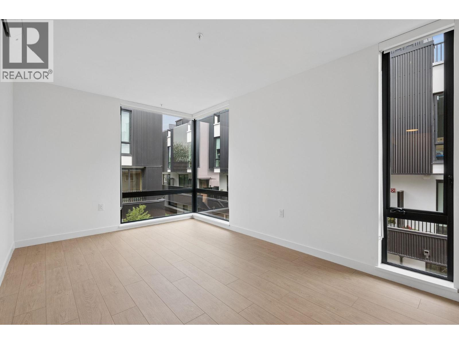 1 Bed, 2 Bath Apartment for Sale in Vancouver – 221 2820 NANAIMO STREET, Vancouver – MLS# R3142315 - Image 5