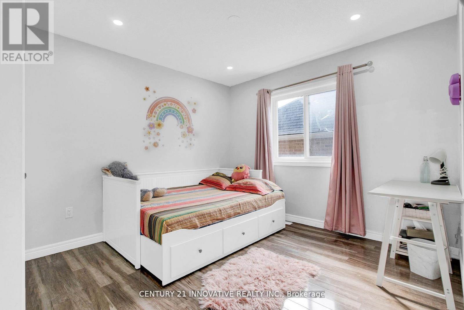 17 ARFIELD AVENUE NE - 24