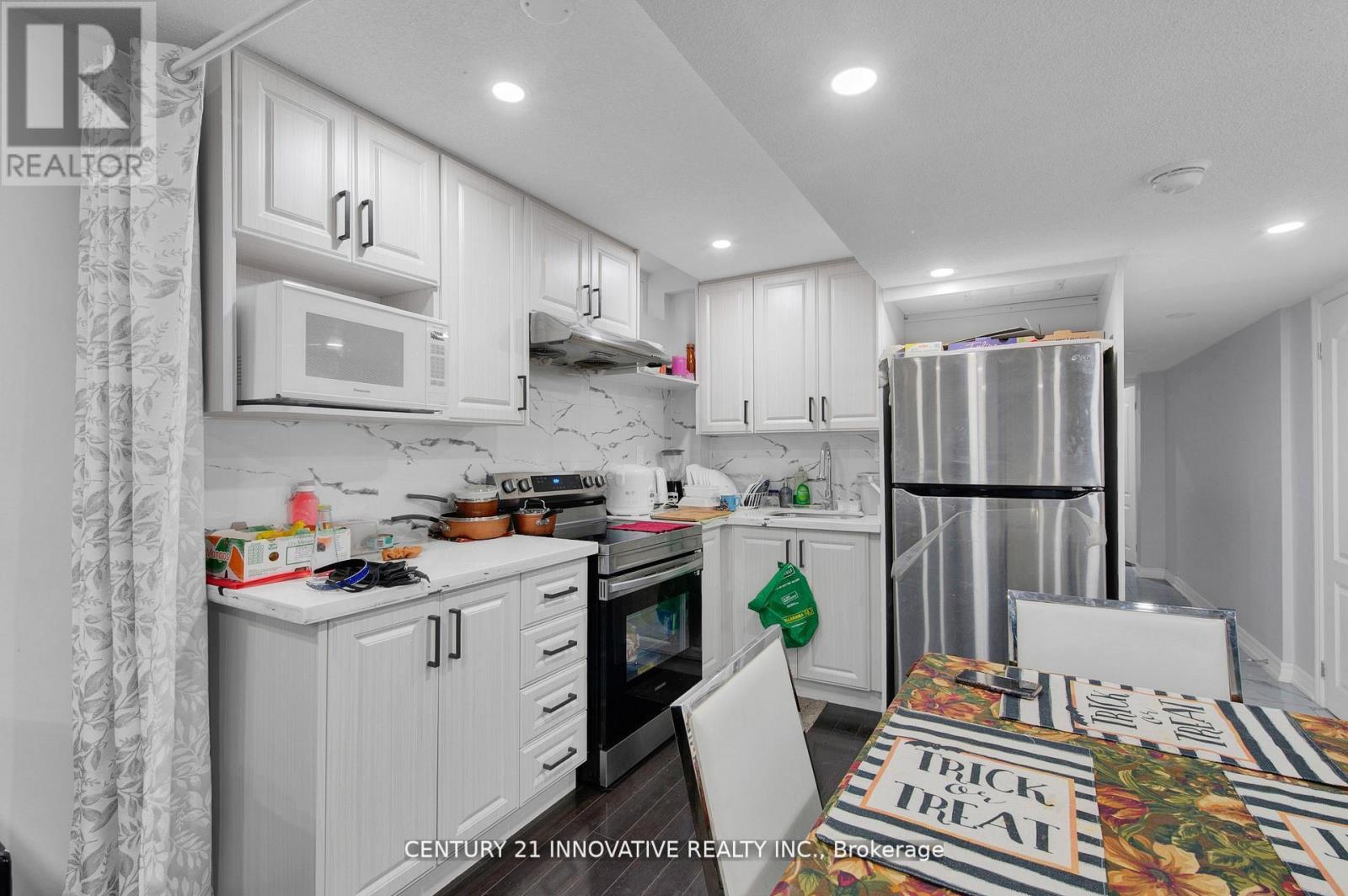 17 ARFIELD AVENUE NE - 34