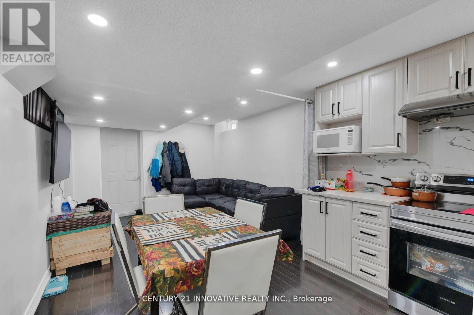 17 ARFIELD AVENUE NE - 35