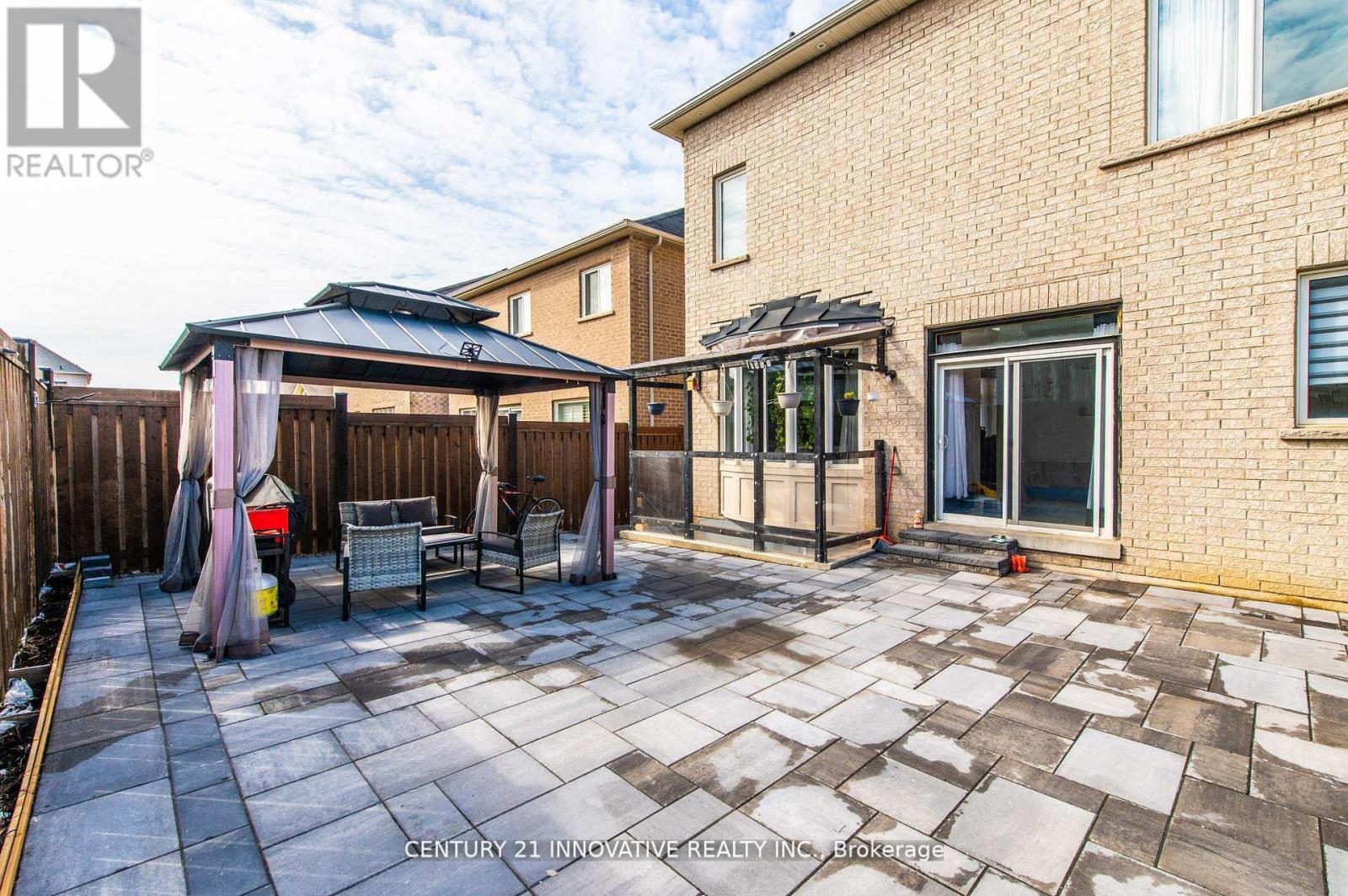 17 ARFIELD AVENUE NE - 40
