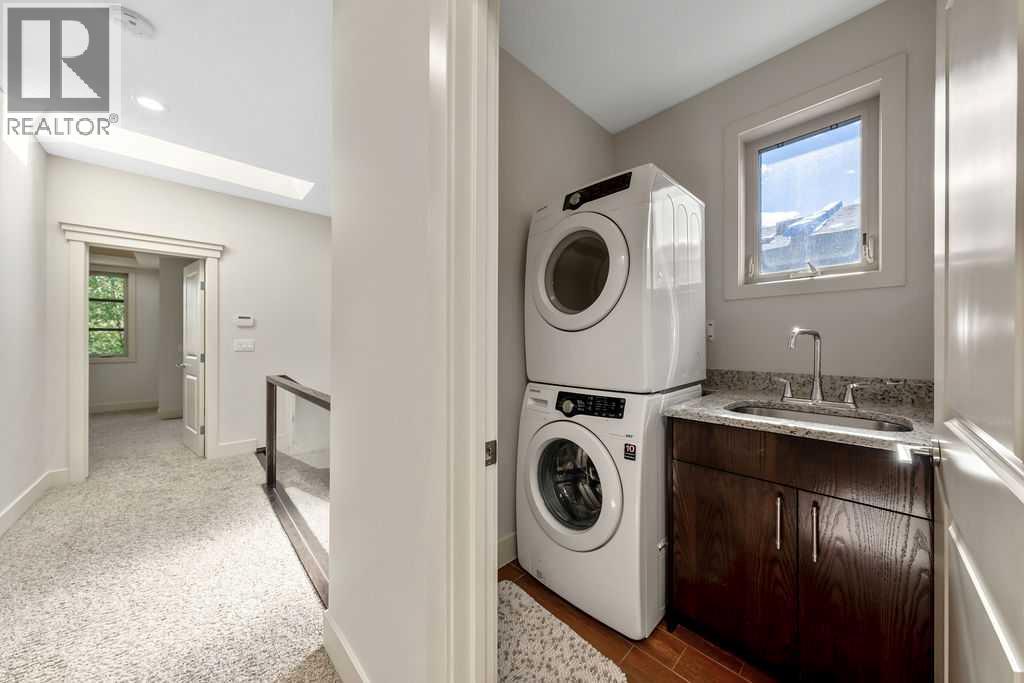 1136 17 Avenue NW - 17