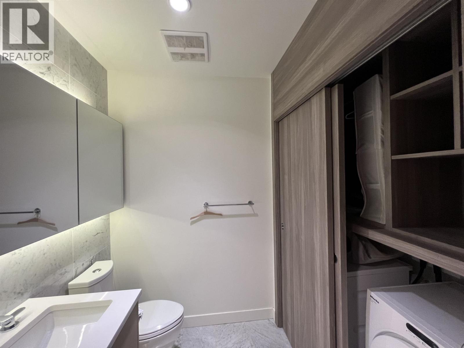 2 Bed, 3 Bath House for Rent in Vancouver – 8120 NUNAVUT, Vancouver – MLS# R3142305 - Image 11