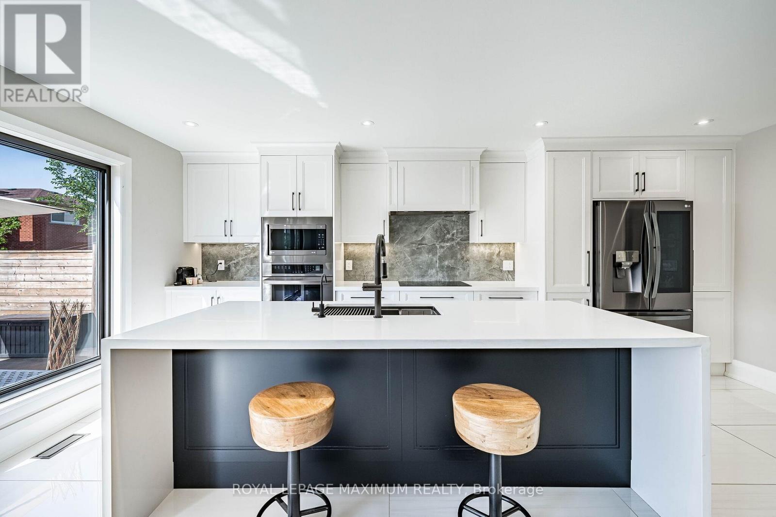 138 JACKMAN CRESCENT - 11