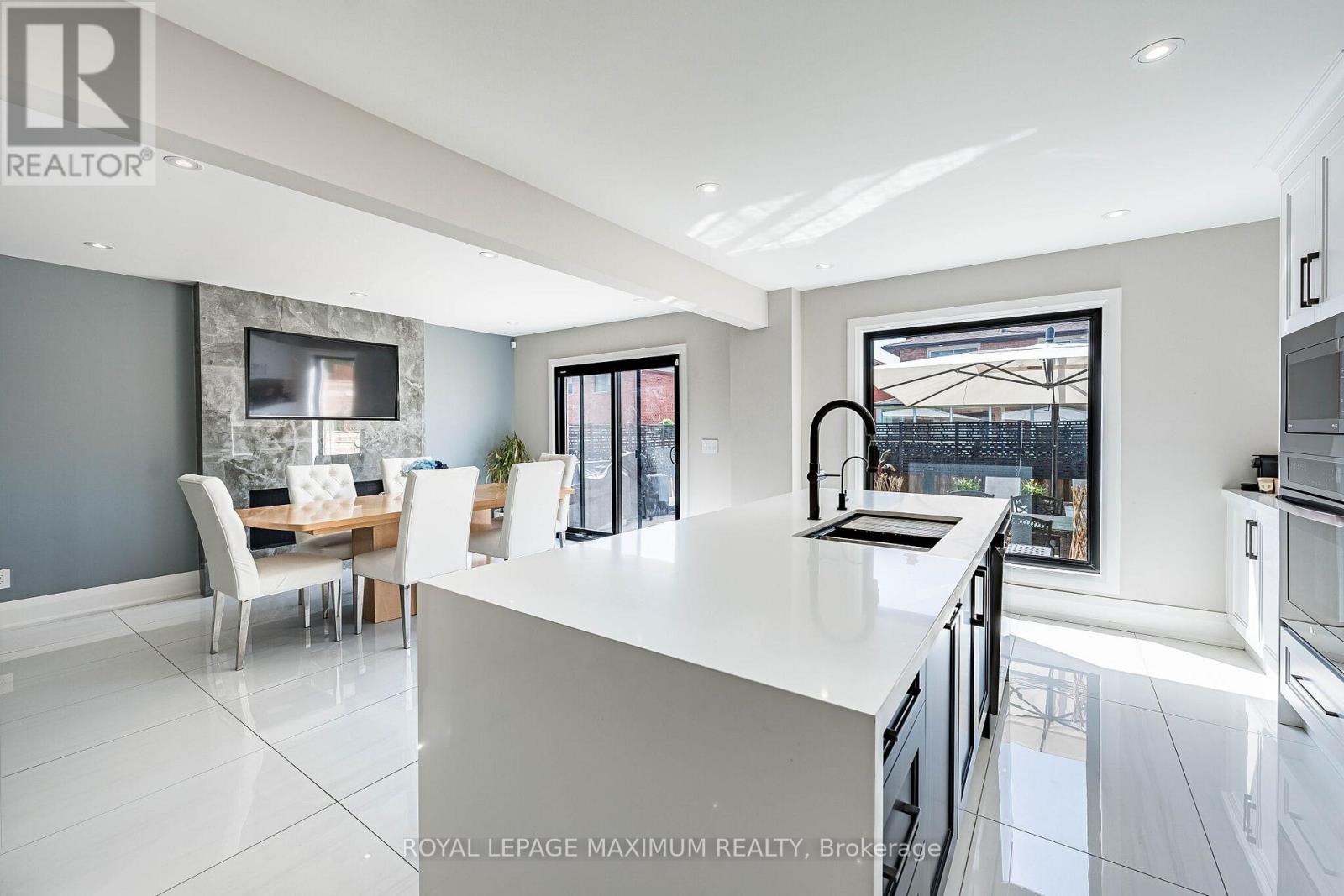 138 JACKMAN CRESCENT - 14