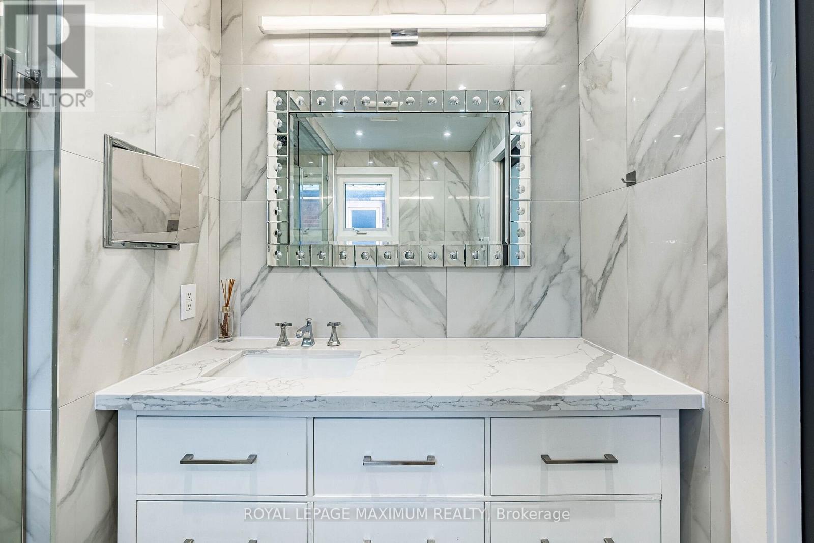 138 JACKMAN CRESCENT - 29