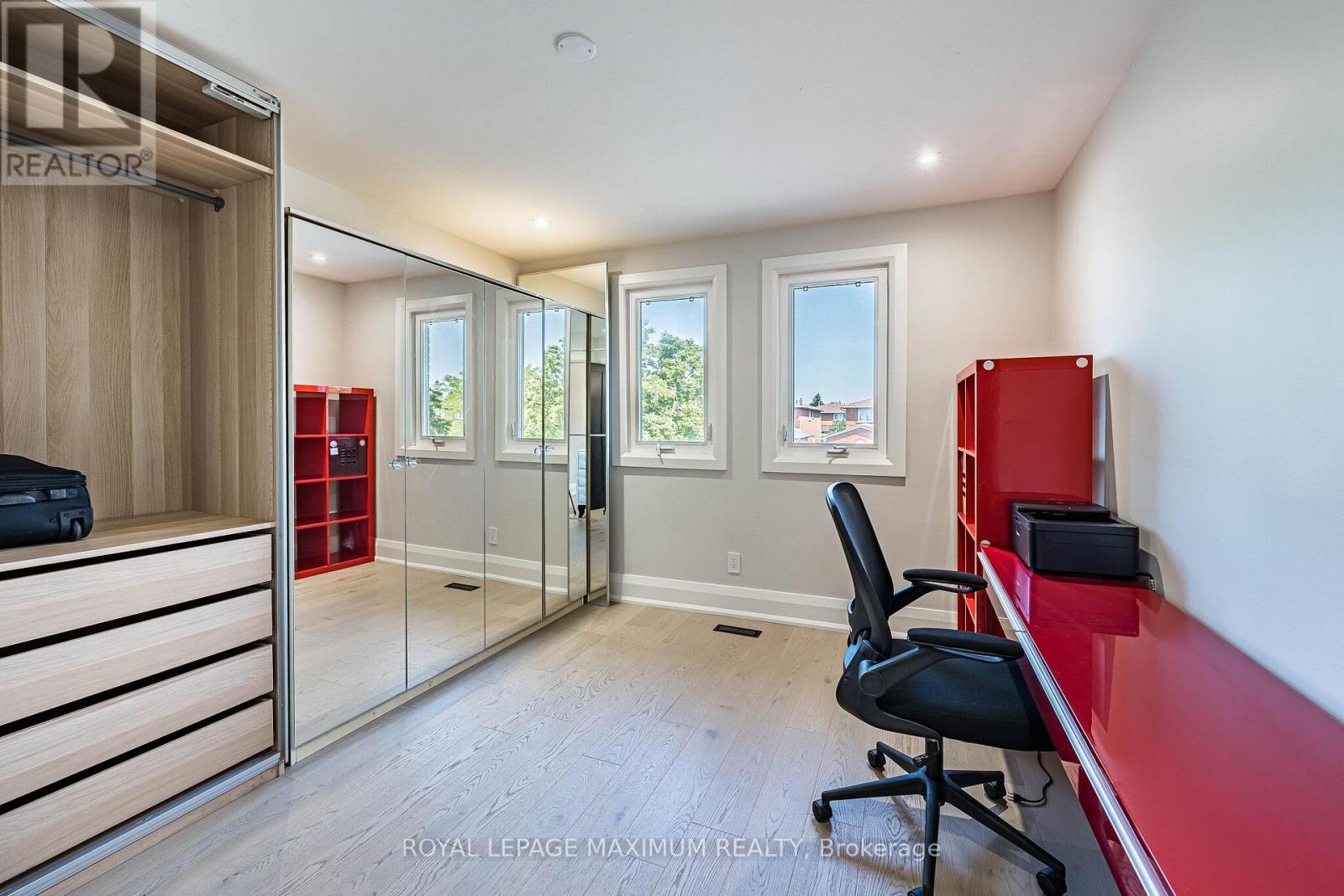 138 JACKMAN CRESCENT - 37