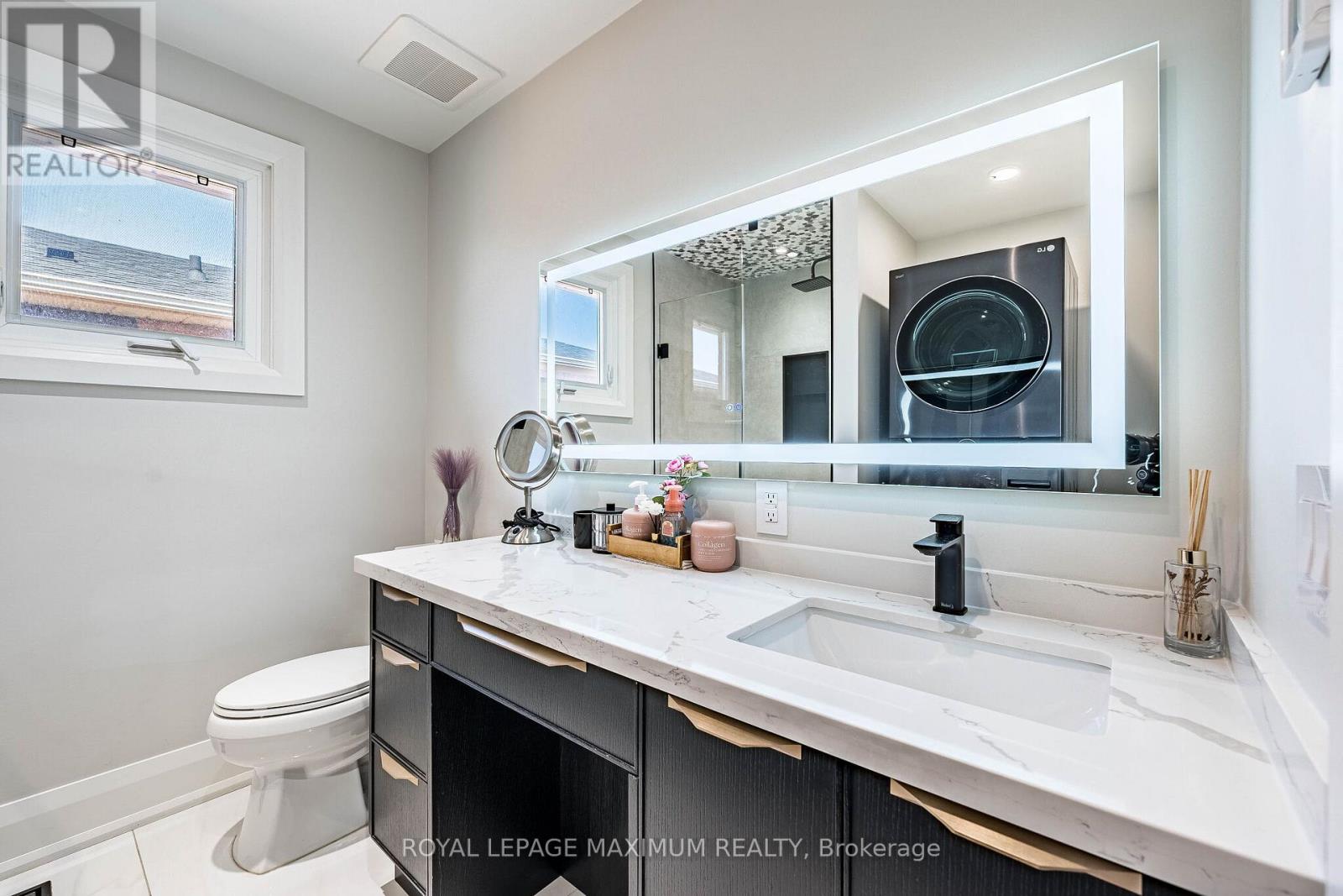 138 JACKMAN CRESCENT - 40
