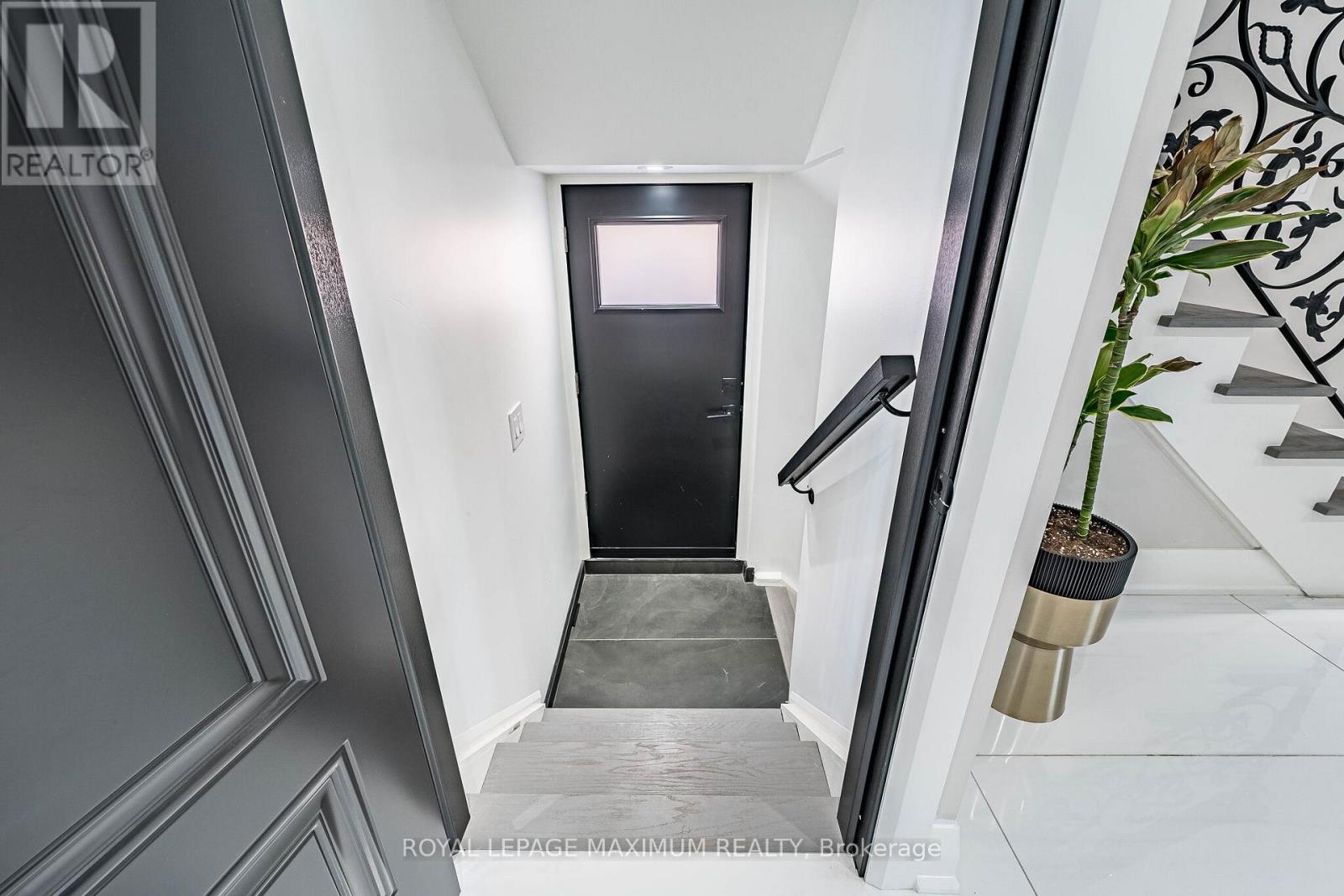138 JACKMAN CRESCENT - 43
