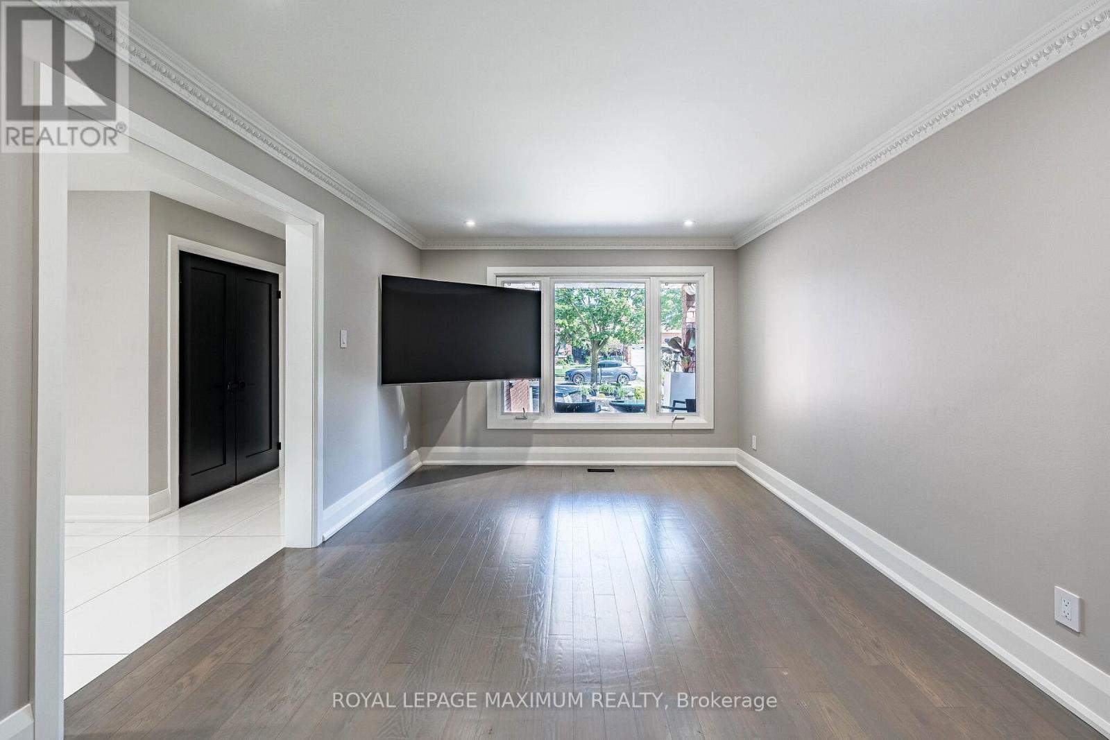 138 JACKMAN CRESCENT - 6