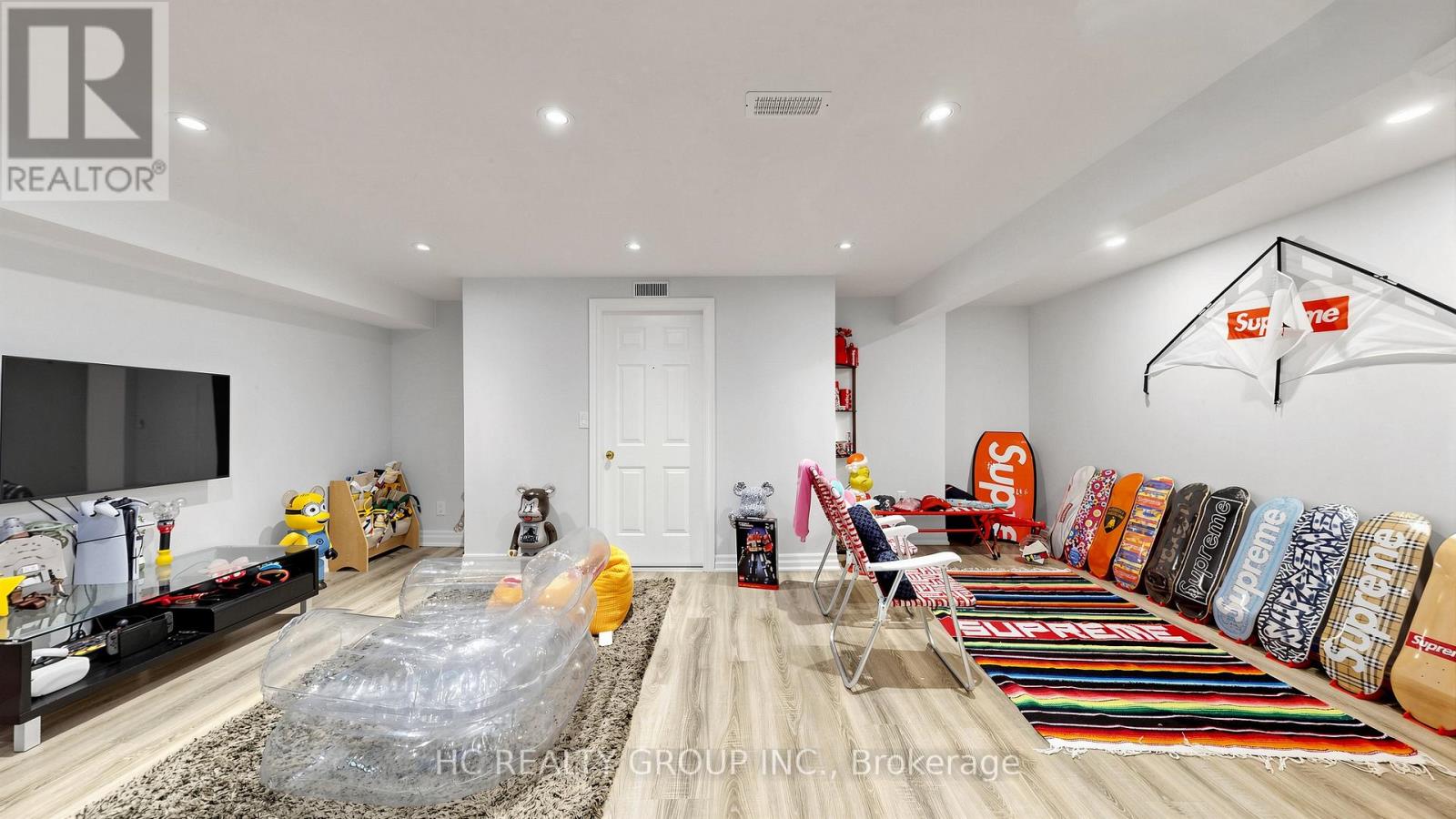 61 SHERRICK DRIVE - 36