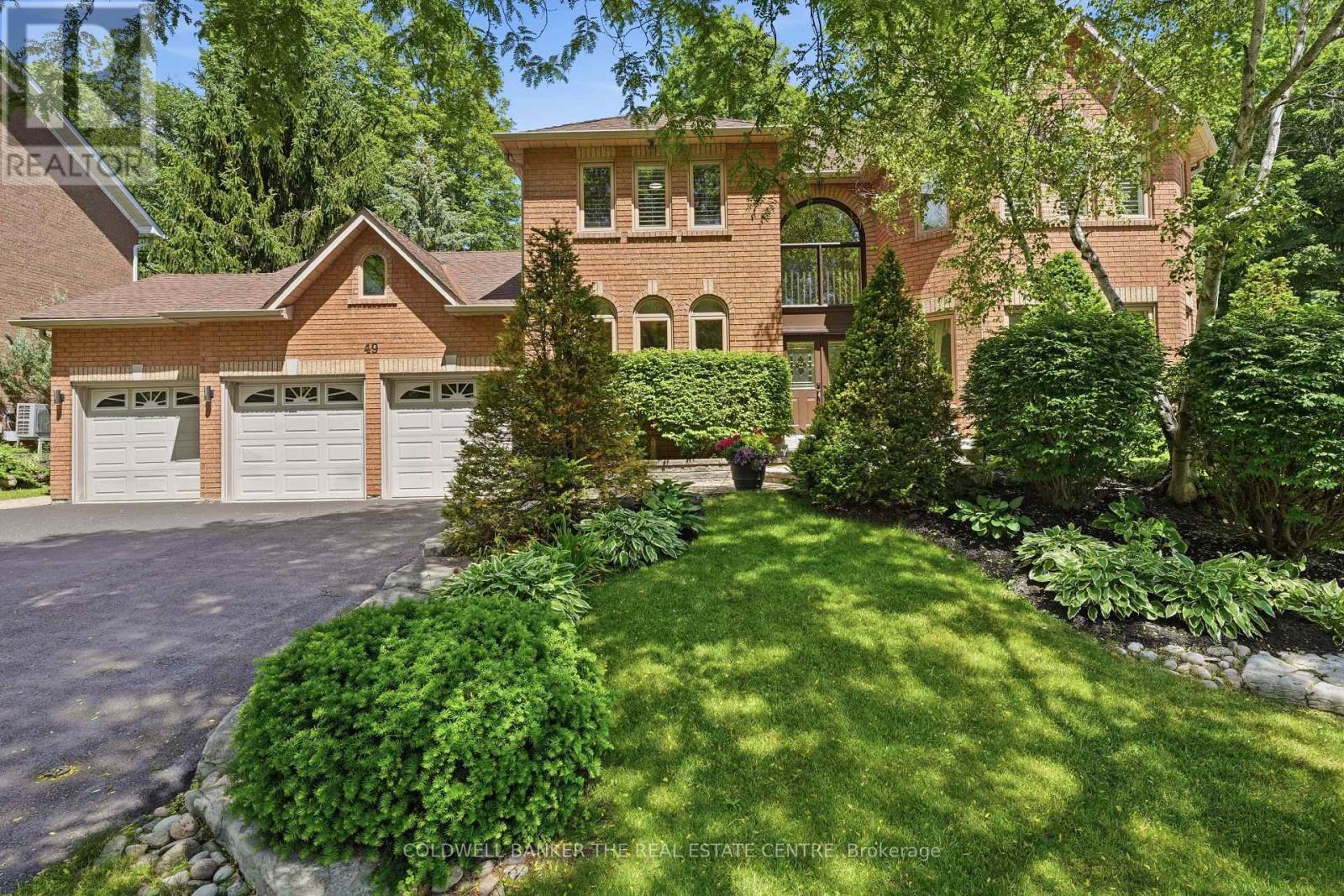 49 FALLING LEAF COURT - 2