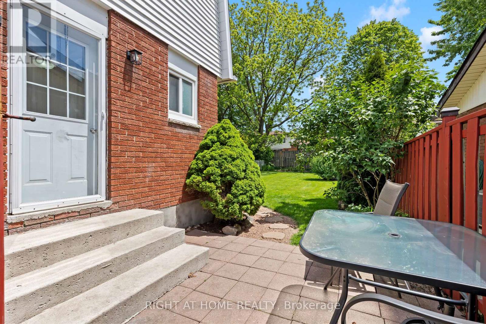 22 VINCENT CRESCENT - 29