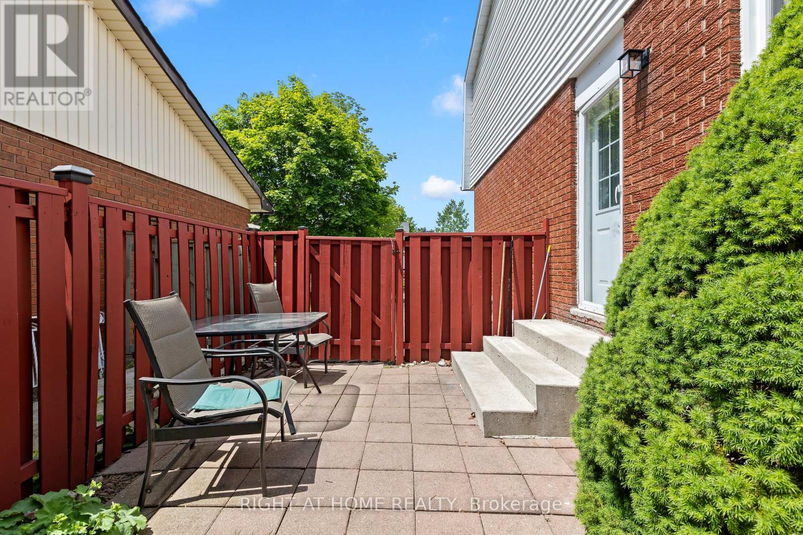 22 VINCENT CRESCENT - 30