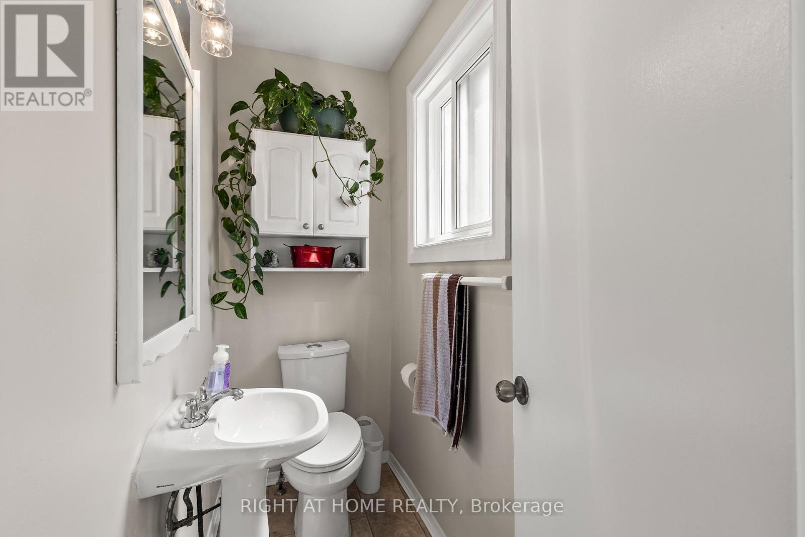 22 VINCENT CRESCENT - 13