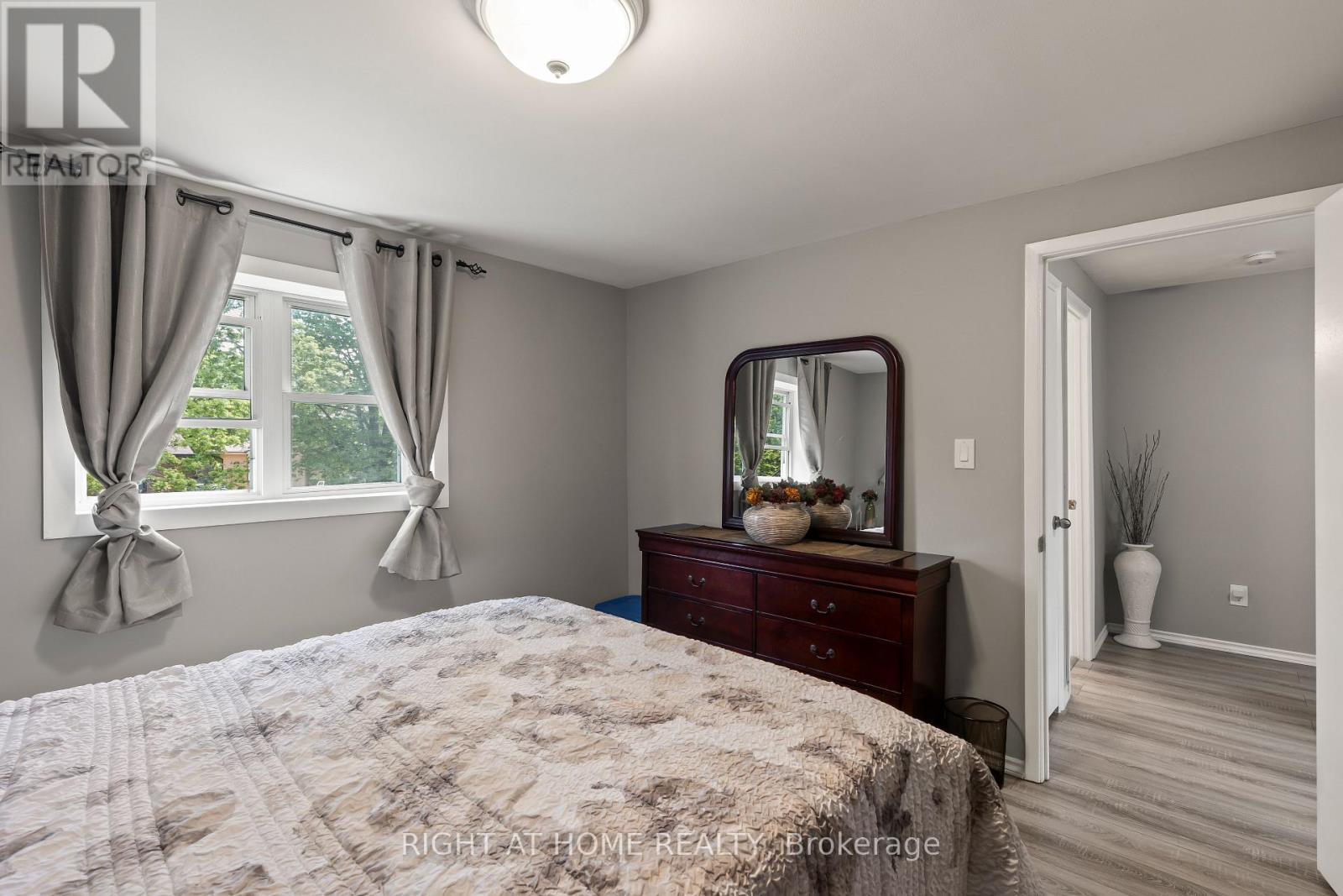 22 VINCENT CRESCENT - 17