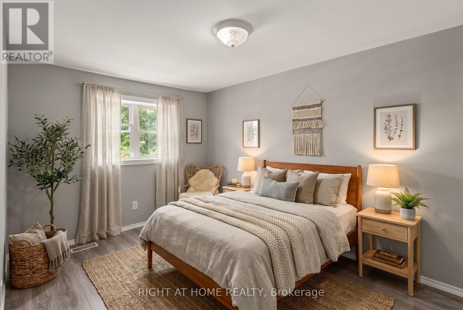 22 VINCENT CRESCENT - 36