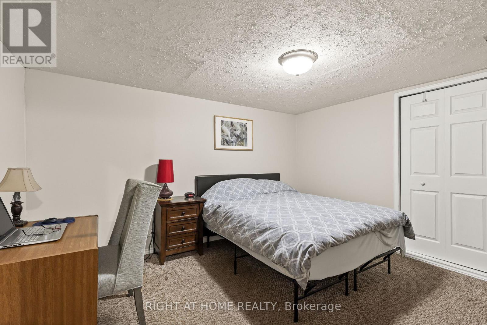 22 VINCENT CRESCENT - 26
