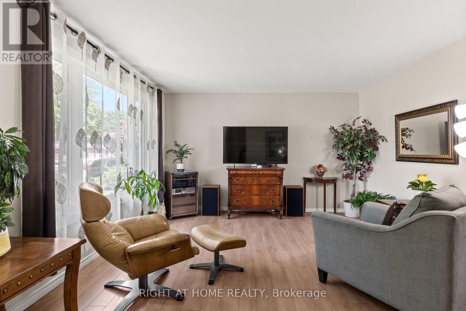 22 VINCENT CRESCENT - 5