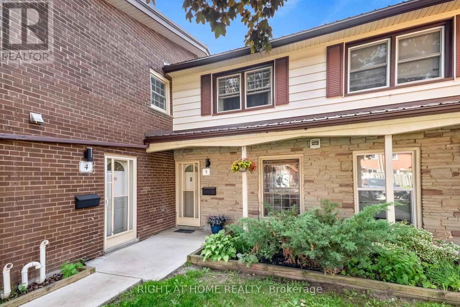 5 ARBOUR GLEN CRESCENT - 2