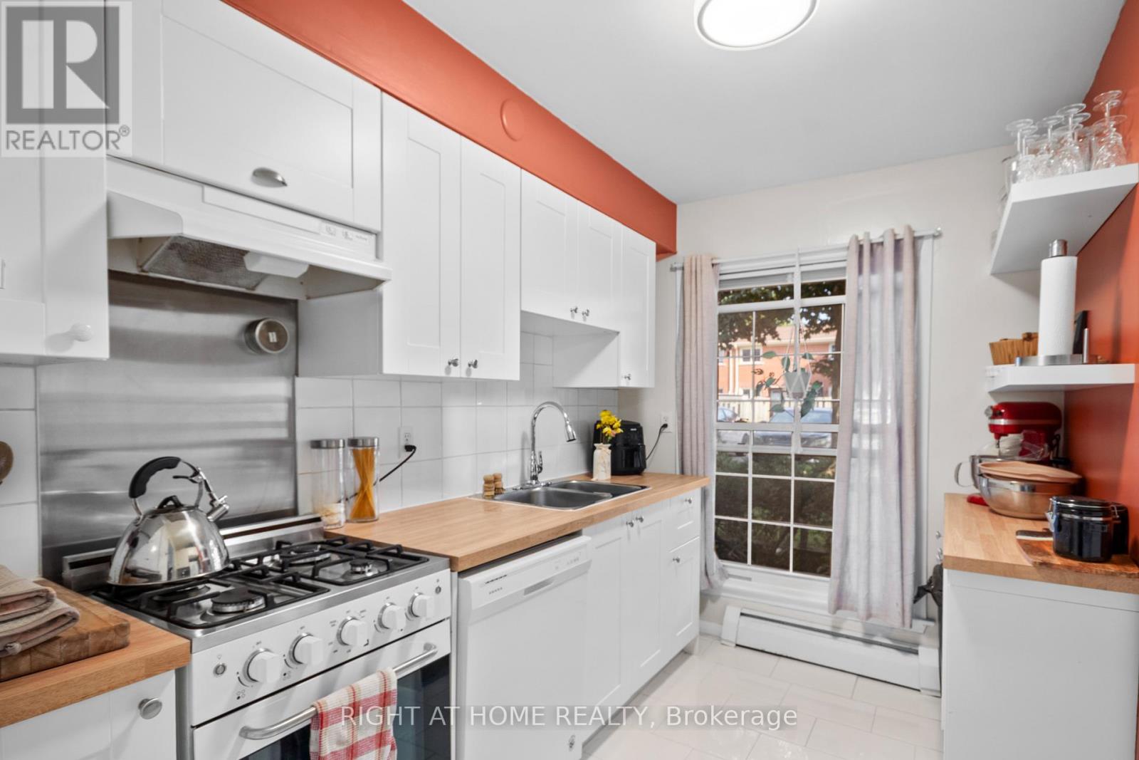 5 ARBOUR GLEN CRESCENT - 3