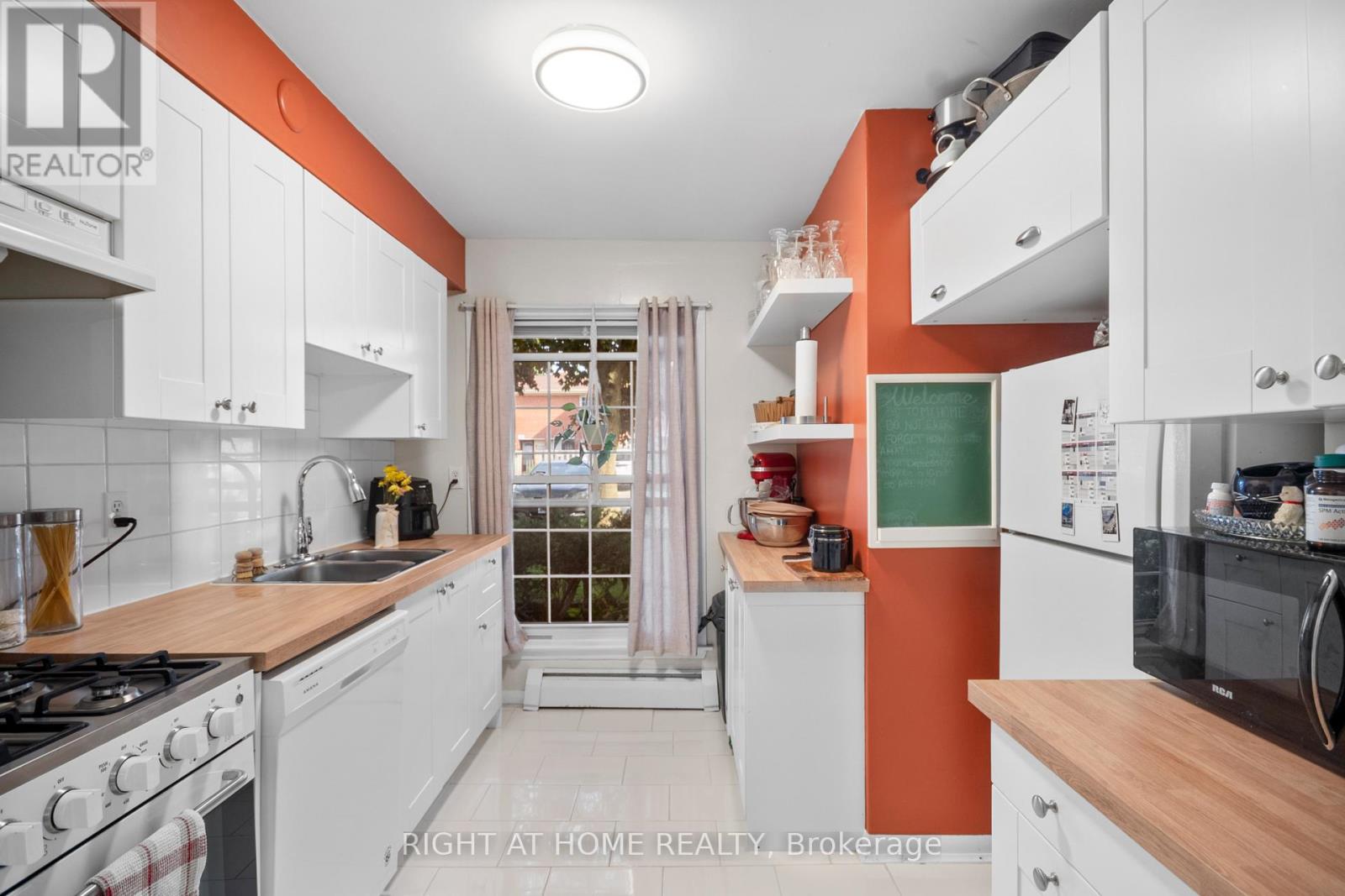5 ARBOUR GLEN CRESCENT - 4