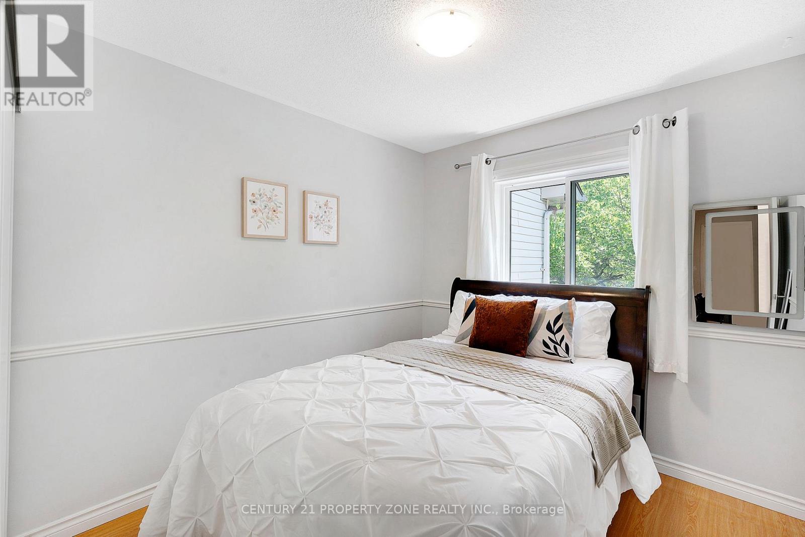 #40 5659 GLEN ERIN DRIVE - 16