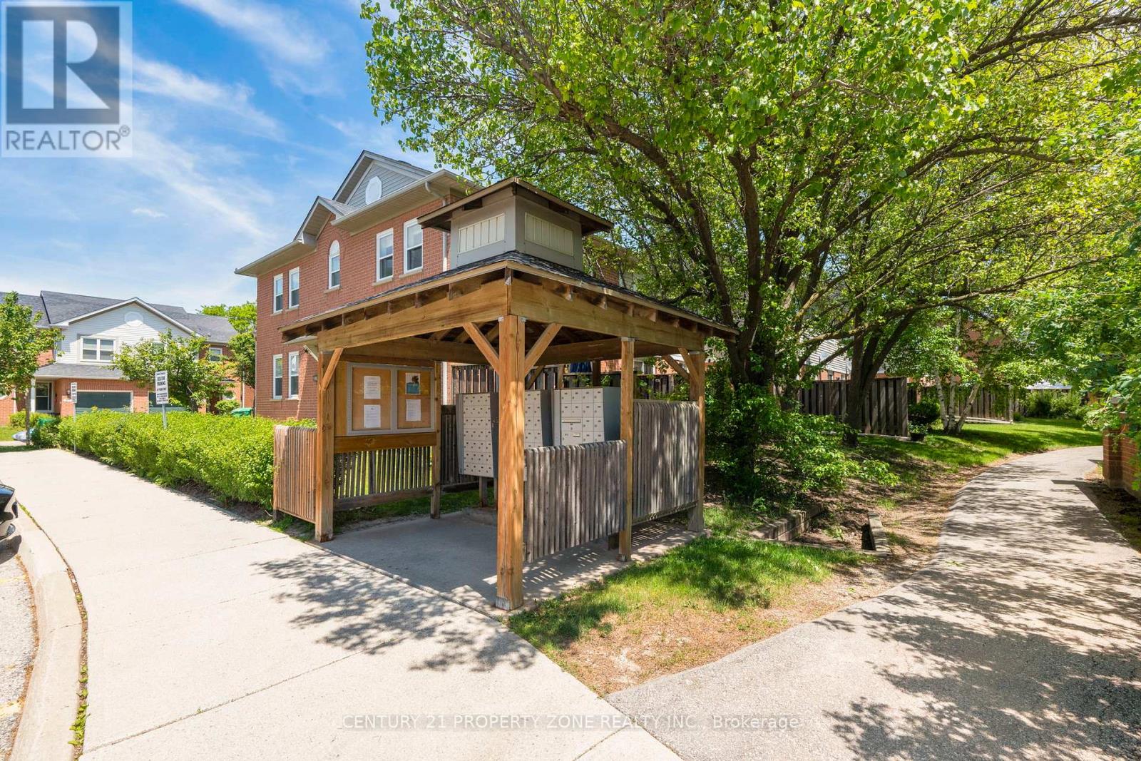 #40 5659 GLEN ERIN DRIVE - 25